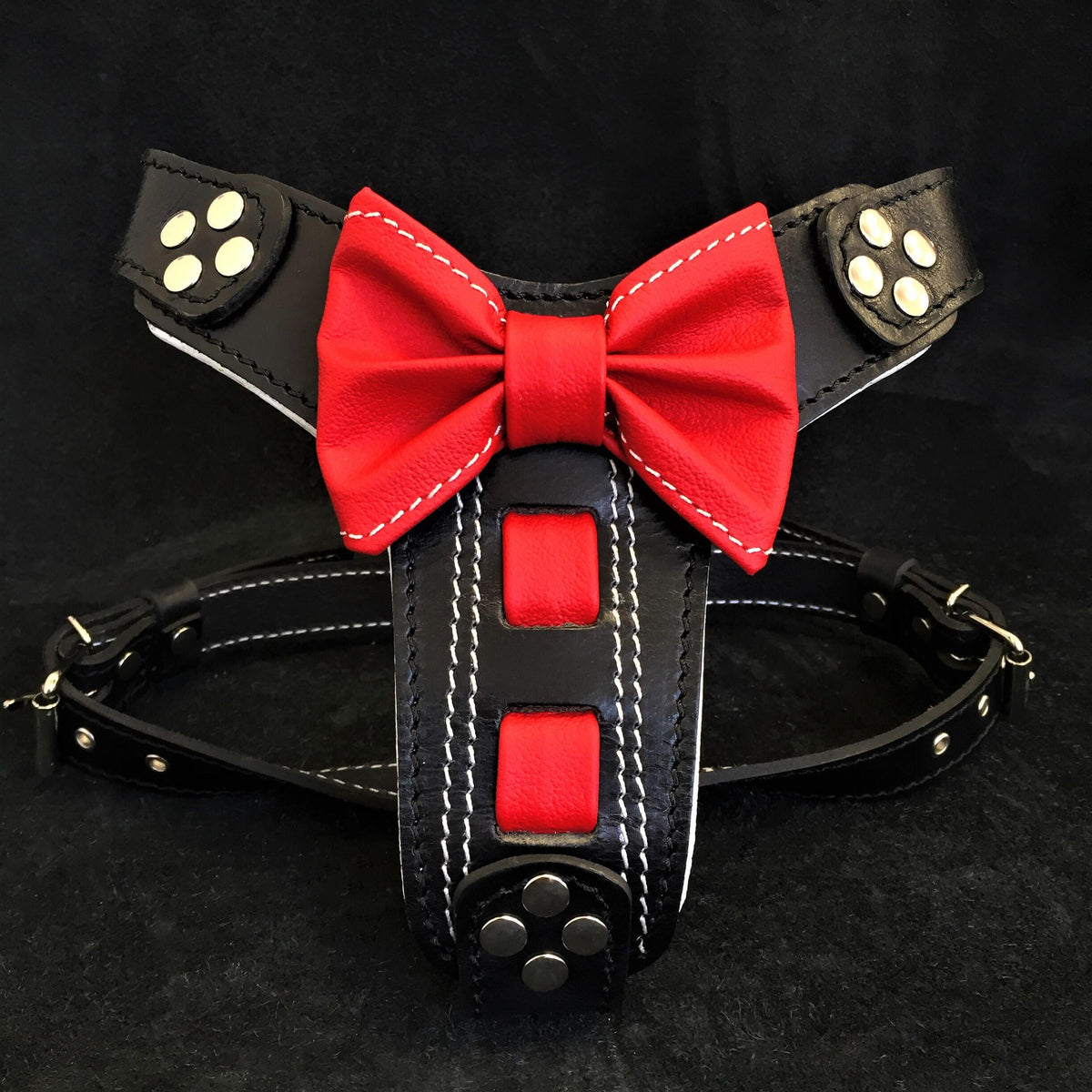 Harnais en cuir fait main « Bowtie » noir, taille petit à moyen